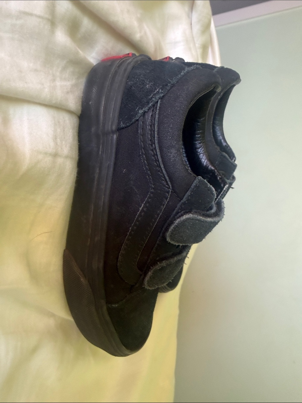 Vans size 12.5 Kids Black Velcro Skate Shoes - Casual Everyday Sneakers